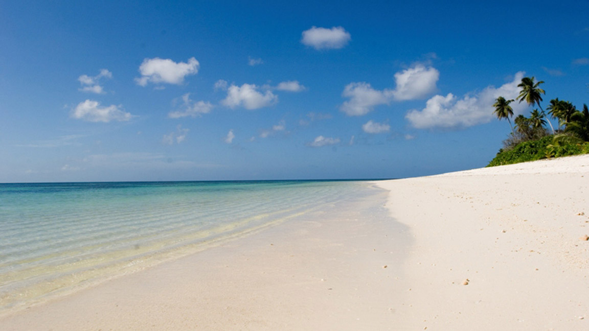 Einsamer Strand bei Ihrem Luxusurlaub auf den Seychellen
