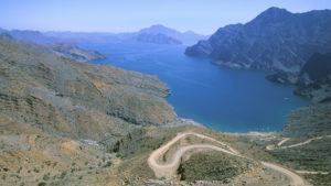 Berge Wüste Meer reisen im Oman