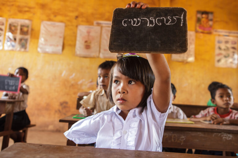 Kind mit Behinderung in Asien in Schule