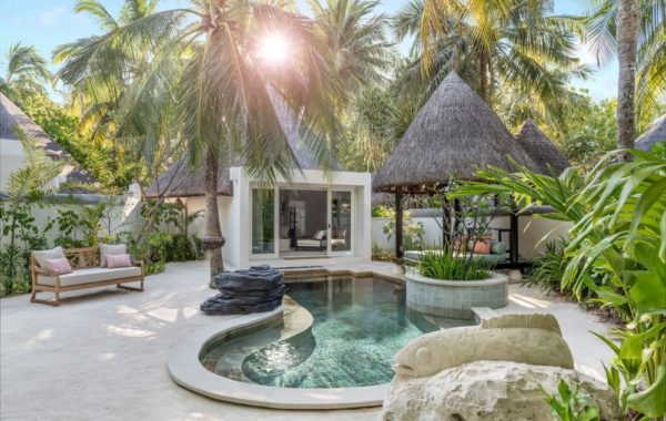 Villa mit Pool im Four Seasons Kuda Huraa