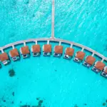 Eine Inselkette auf den Malediven. Fenners Reisen hat nicht nur Individual-, sondern auch attraktive Pauschalreisen im Angebot. Das aktuelle Meine Reise Magazin gibt Ihnen einen Einblick in alle Möglichkeiten!