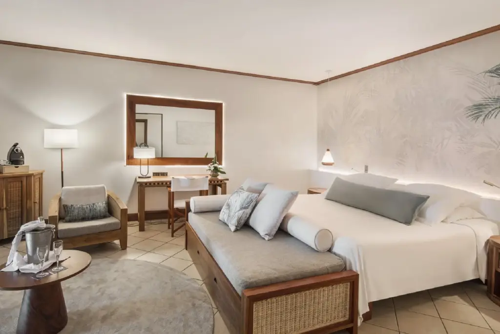 Ein Hotelzimmer des Paradis Beachcomber auf Mauritius, buchbar bei Fenners Reisen