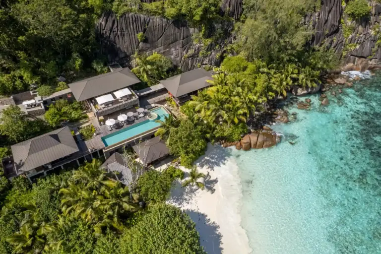 Vogelperspektive auf die Royal Suite mit drei Schlafzimmern des Four Seasons Resort Seychelles, buchbar bei Fenners Reisen