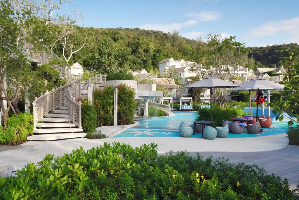 Der Kinderbereich des Banyan Tree Krabi ist ebenso elegant gestaltet wie der Rest des Hotels. Ein heißer Fenners Reisen Tipp für einen unvergesslichen Familienurlaub in Thailand! Katharina Fenners berät Sie persönlich!