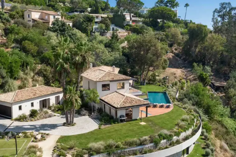 Villa an der Cote Azur in Frankreich mit spektakulärem Blick über Canne - buchbar bei Fenners Reisen