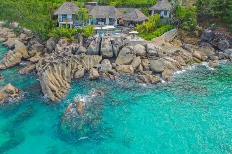 Sie suchen das perfekte Urlaubsdomizil auf den Seychellen? Dann mieten Sie Ihre Traumvilla bei Fenners Reisen!