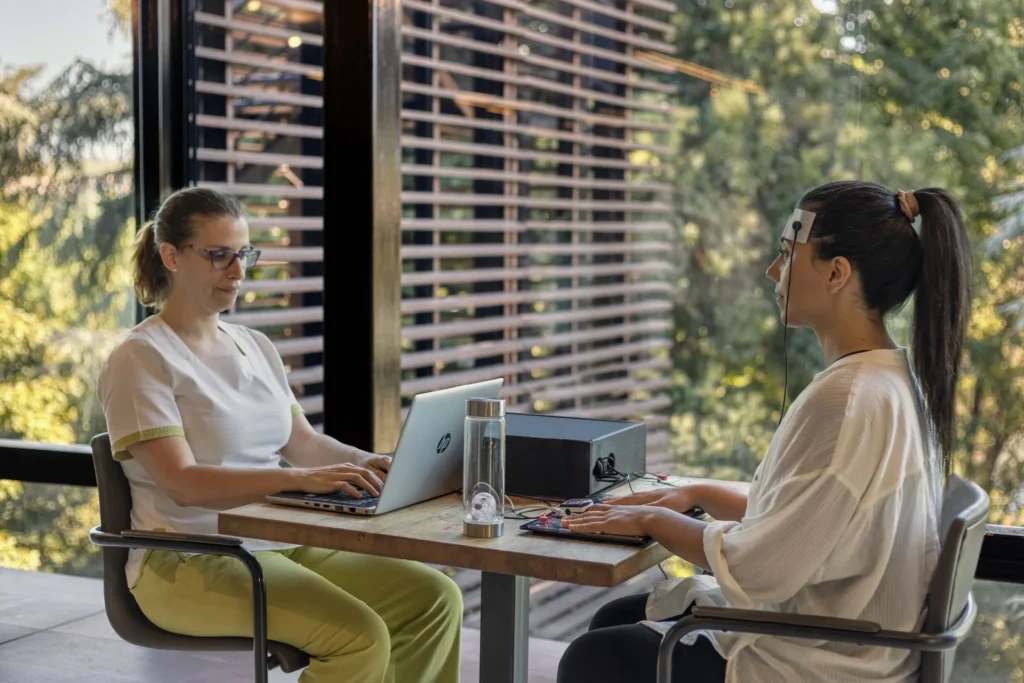 Persönliches Beratungsgespräch mit einer Gesundheitsexpertin des Six Senses Douro Valley. Auch für exklusiven Gesundheitsurlaub in Portugal ist dieses Luxusresort eine hervorragende Wahl. Katharina Fenners gestaltet Ihren Aufenthalt individuell.