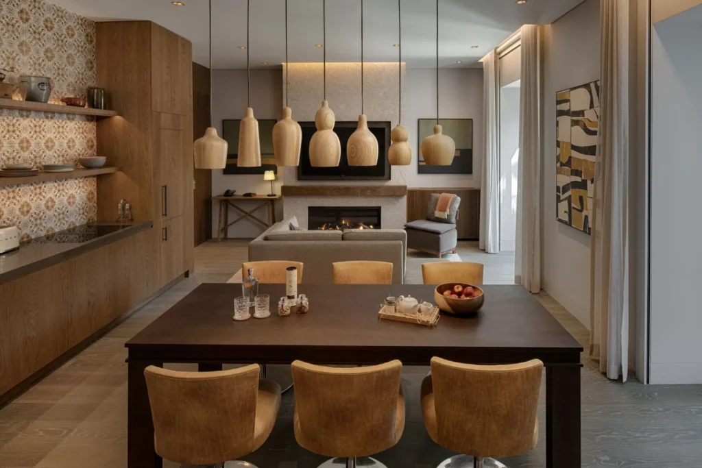 Diese Valley-Garden Suite des Six Senses Douro Valley bietet zusätzlich eine Küchenzeile und einen Essbereich und kann individuell bei der Portugal-Expertin Katharina Fenners gebucht werden.