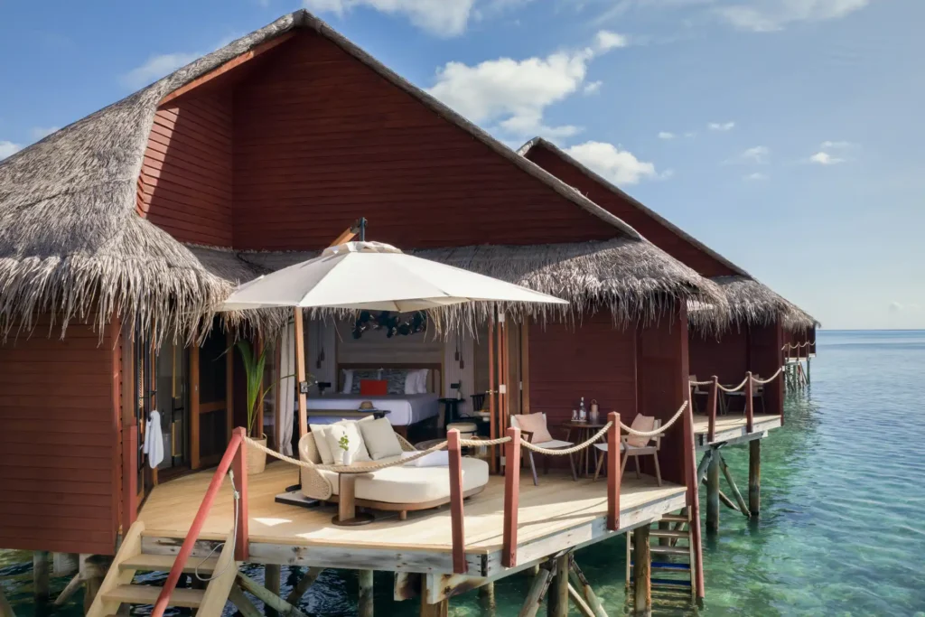 Wasservilla des V Villas Maldives at Mirihi, buchbar für eine Malediven Luxusreise bei Fenners Reisen