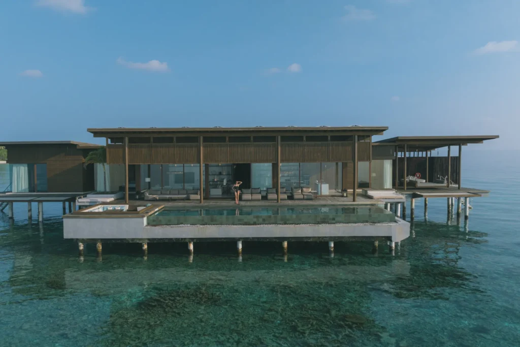 Die Kiaali Residence ist die luxuriöseste Villa des Park Hyatt Maldives und eignet sich für größere Gruppen oder Familien. Katharina Fenners gestaltet Ihren Luxusurlaub auf die Malediven individuell.