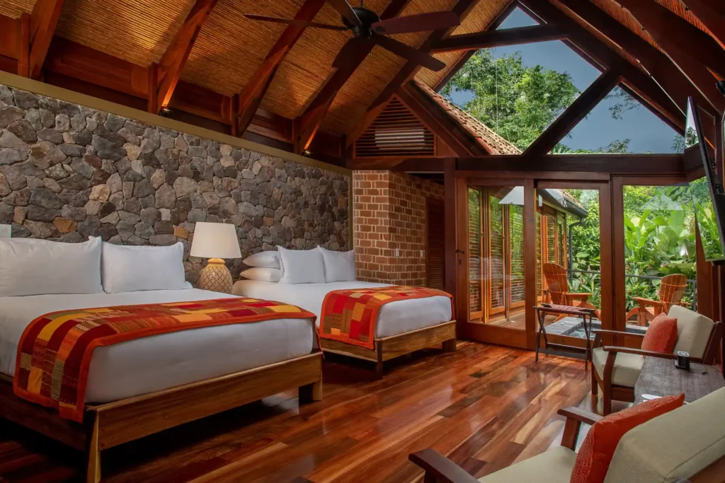 Diese Canyon Casita Queen des Amor Arenal in Costa Rica kann individuell bei Fenners Reisen gebucht werden