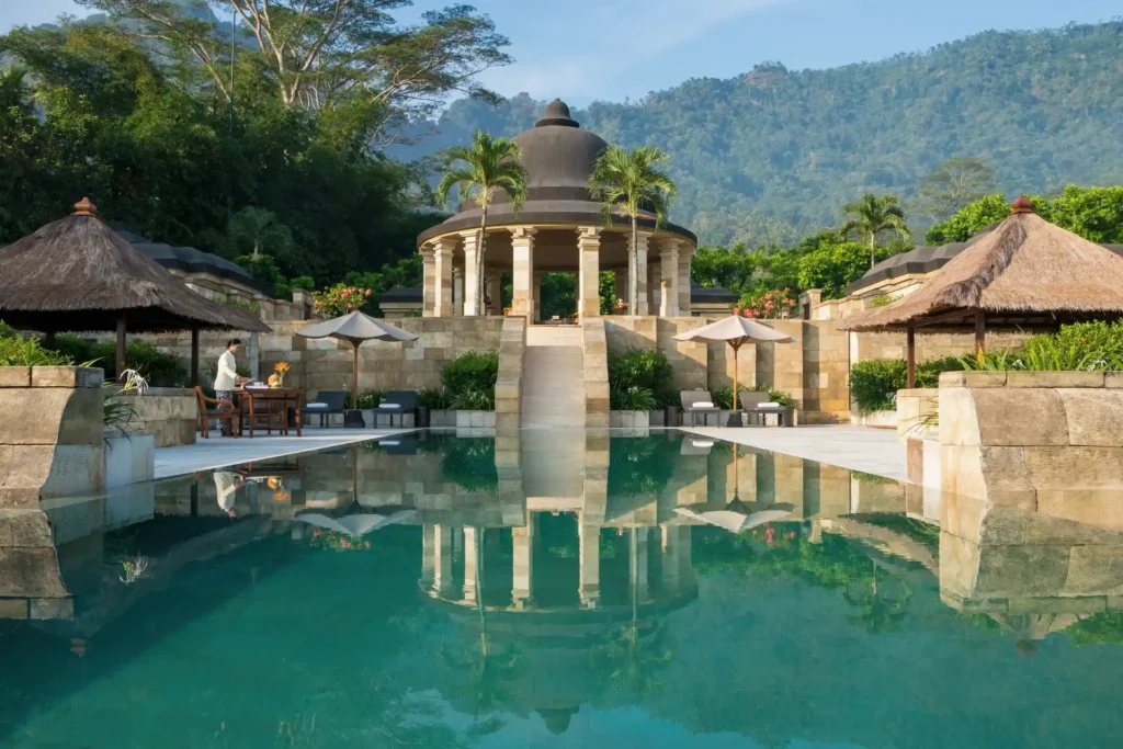 Die Dalem Jiwo Villa nahe des Tempelkomplexes Borobudur bietet ultimativen Luxus bei maximaler Privatsphäre. Katharina Fenners gestaltet Ihren Aufenthalt individuell.