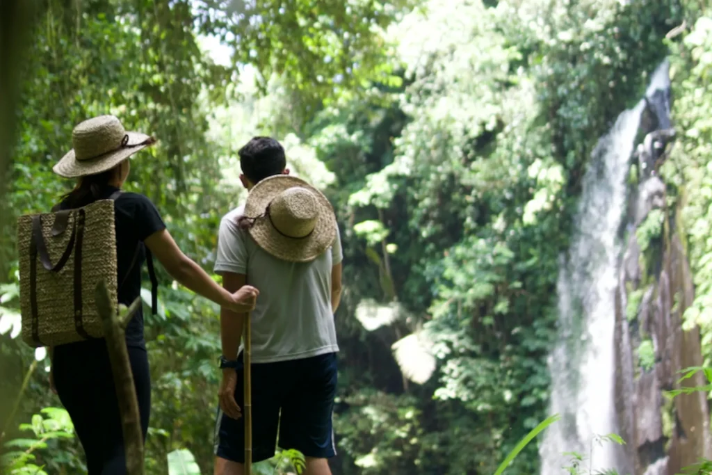 Der Wasserfall nahe des Buahan, A Banyan Tree Escape ist nur eines vieler Erlebnisse im Rahmen Ihrer individuellen Bali Reise. Jetzt bei Fenners Reisen buchen!
