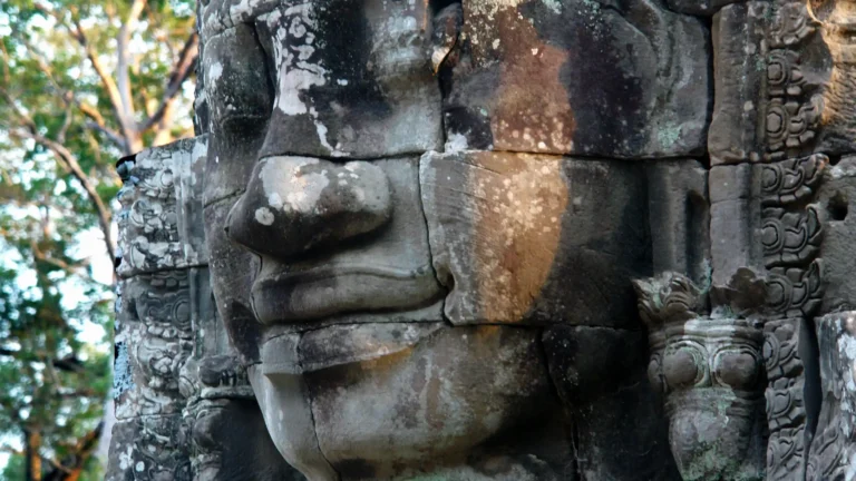 Große Steinskultur in Angor Wat - die Tempel sind ein Highlight jeder Rundreise durch Kamabodscha. Das Land hat jedoch noch viel mehr zu bieten. Katharina Fenners berät Sie persönlich!
