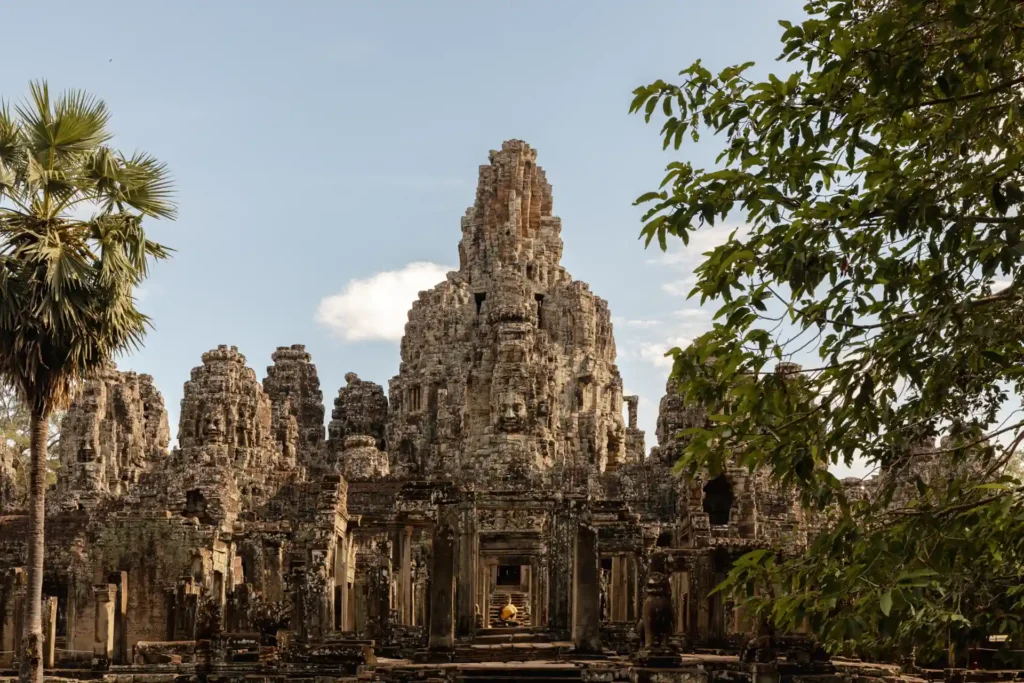 Angkor Wat bei Siem Reap in Kambodscha. Buchen Sie eine maßgeschneiderte Kambodscha Luxusreise mit exklusivem Zugang zu den tausend Jahre alten Tempeln und mehr bei der Expertin Katharina Fenners!